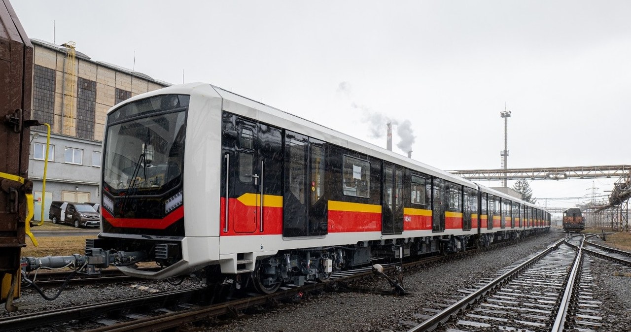 ​Wiemy, kiedy do Warszawy trafią nowe pociągi metra