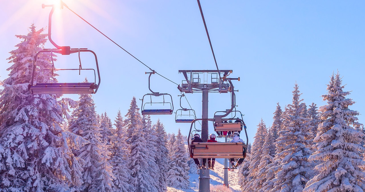 Beskidy: Wiatr jeszcze wieje, ale niektóre wyciągi już ruszają