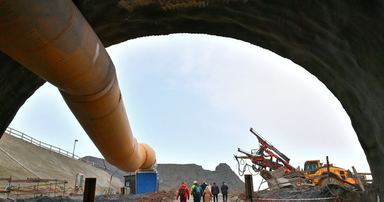 Drążenie tunelu na budowie trasy S3 zakończone