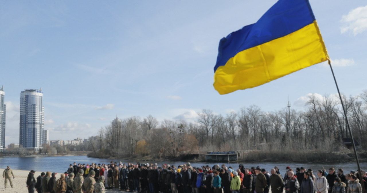 Na Ukrainie powstał niezbędnik ewakuacyjny dla uczniów. Co w nim jest?