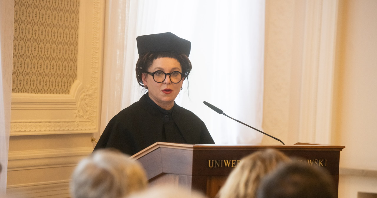 Olga Tokarczuk z tytułem doktora honoris causa UW