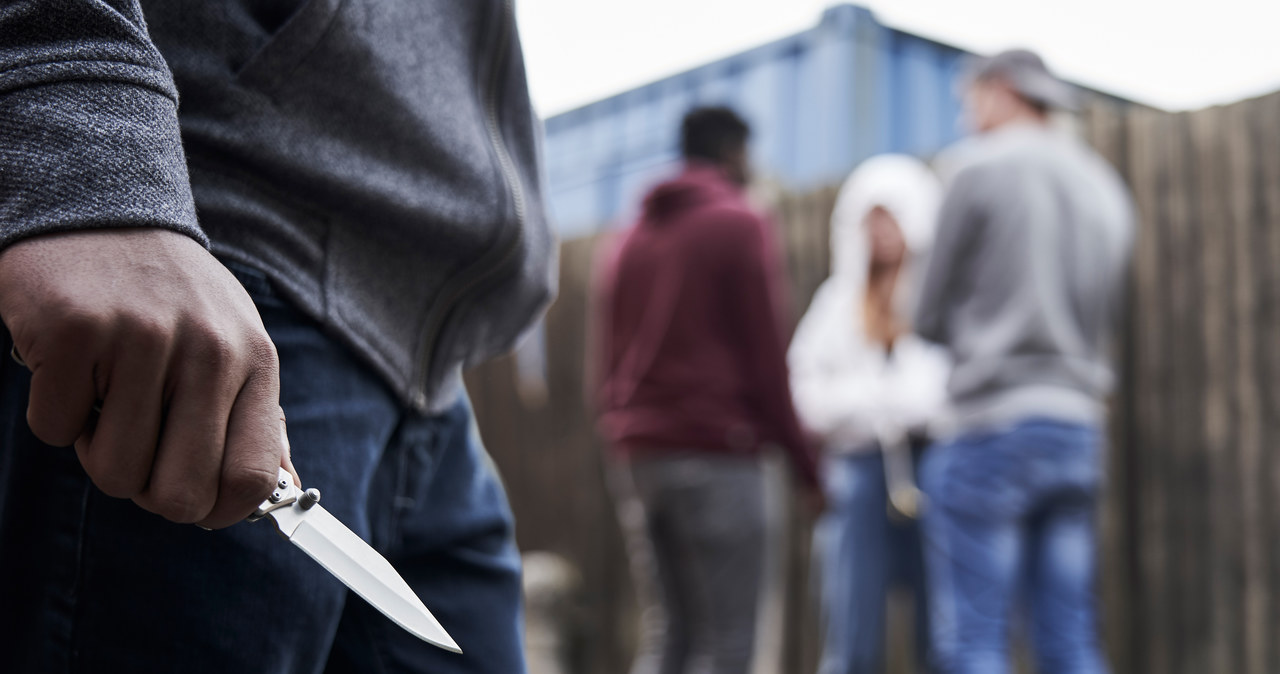 Mężczyzna awanturujący się w przychodni zaatakował policjanta