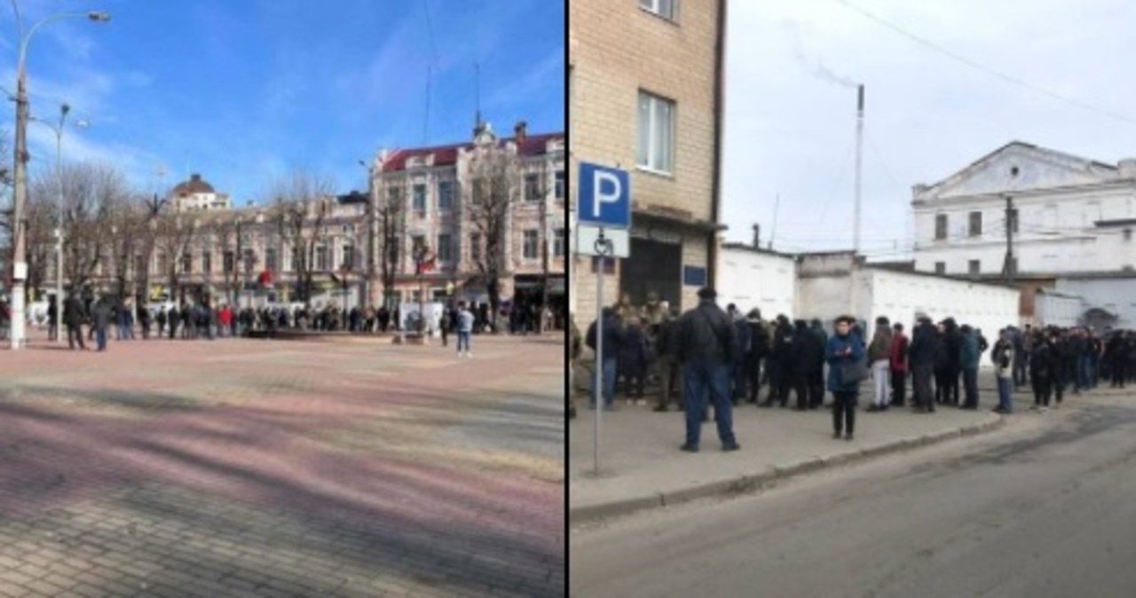 Tysiące ochotników i rezerwistów zgłasza się do obrony Ukrainy. Czekają w kolejkach