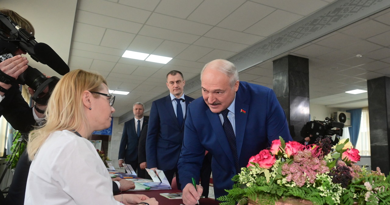 Według władz Białorusi nowa konstytucja kraju zatwierdzona. Chodzi m.in. o broń atomową