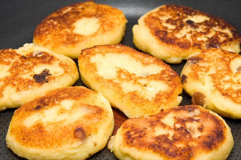 Nie mleko i nie maślanka! Teraz do racuchów dodaje się ten jeden produkt