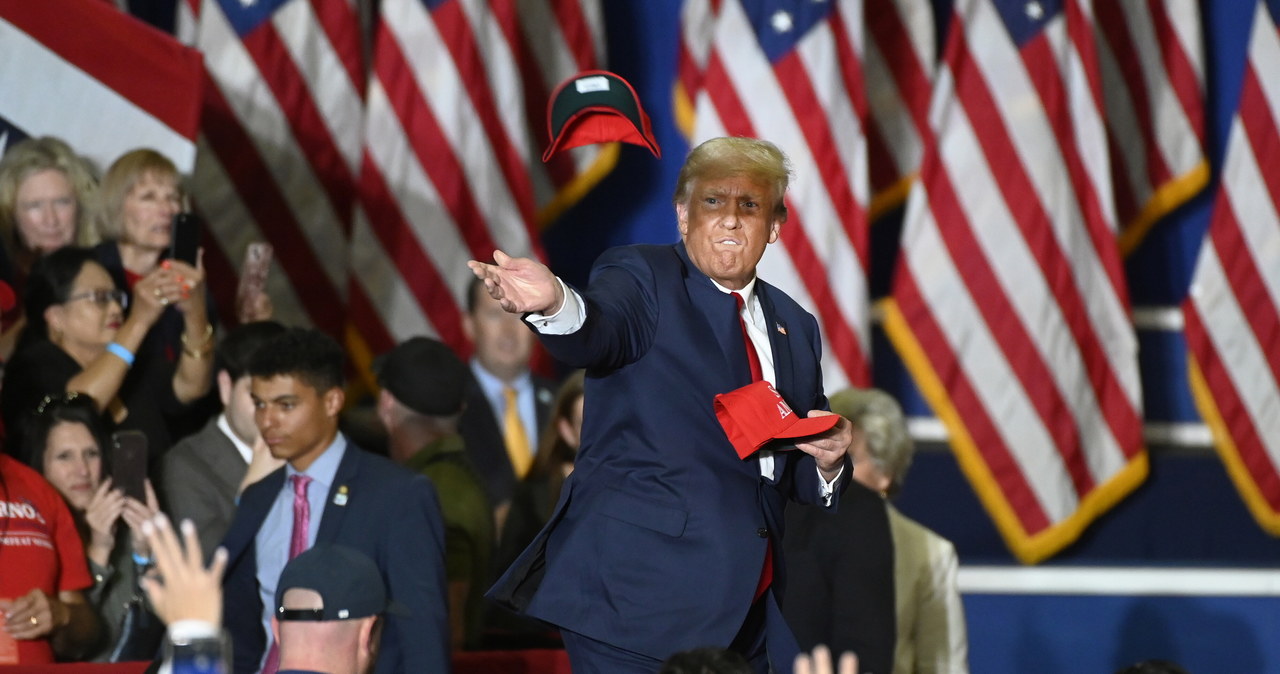 Nowa książka o Trumpie: Spłukiwał dokumenty w toalecie Białego Domu