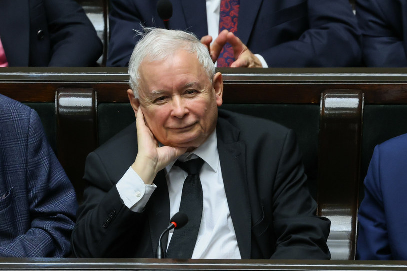 Wkleili Kaczyńskiego do „Jednego z Dziesięciu”. Internauci płaczą ze śmiechu