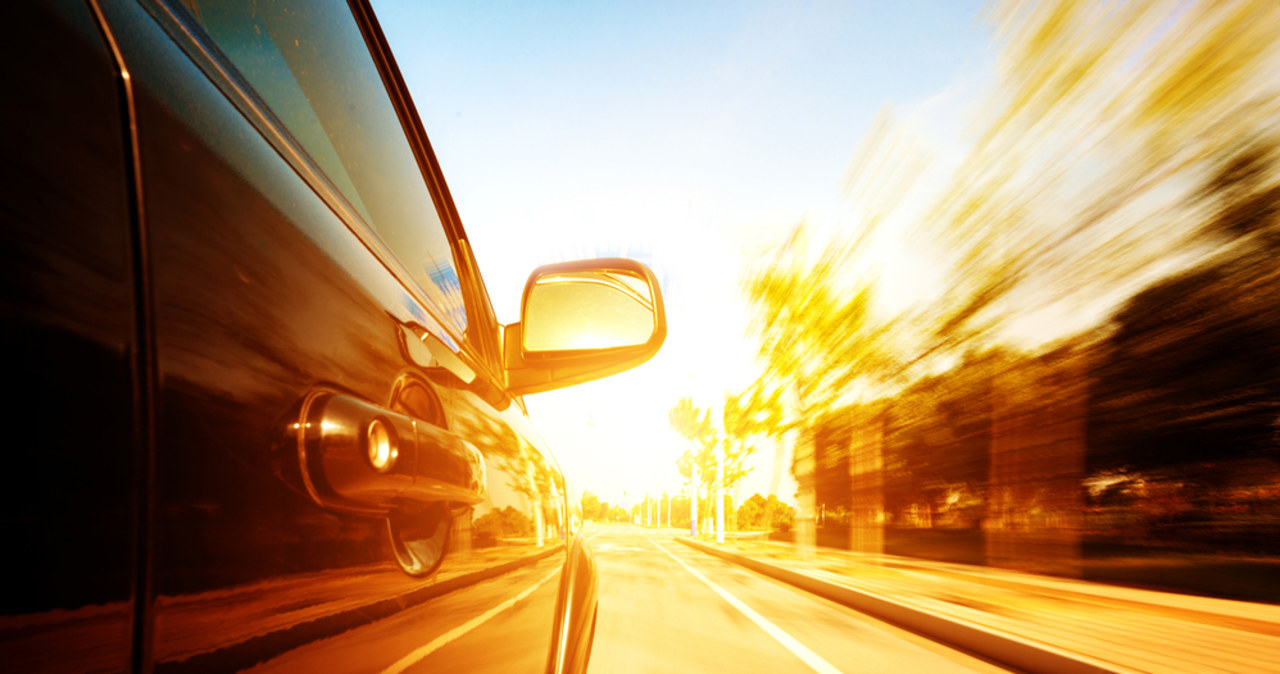 Rzuciła cegłą w jadące auto. Była zdenerwowana, że nikt nie chce jej podwieźć