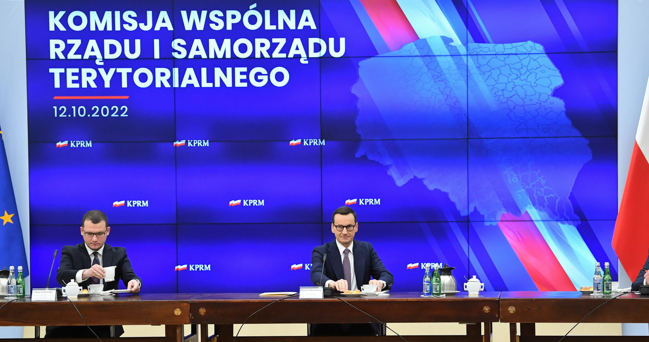 Dystrybucja węgla i ceny prądu. Wstępne porozumienie samorządowców z rządem