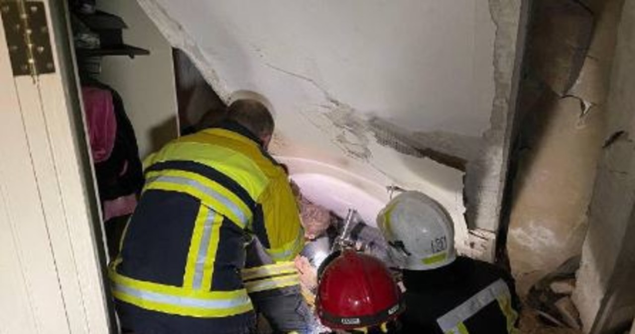 Spędził pod gruzami 6 godzin. 11-latek uratowany w Mikołajowie
