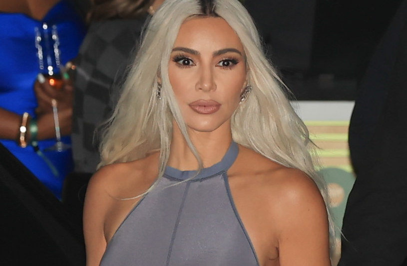 Kim Kardashian w „kosmicznej” stylizacji. Wszyscy patrzą na jej ciało