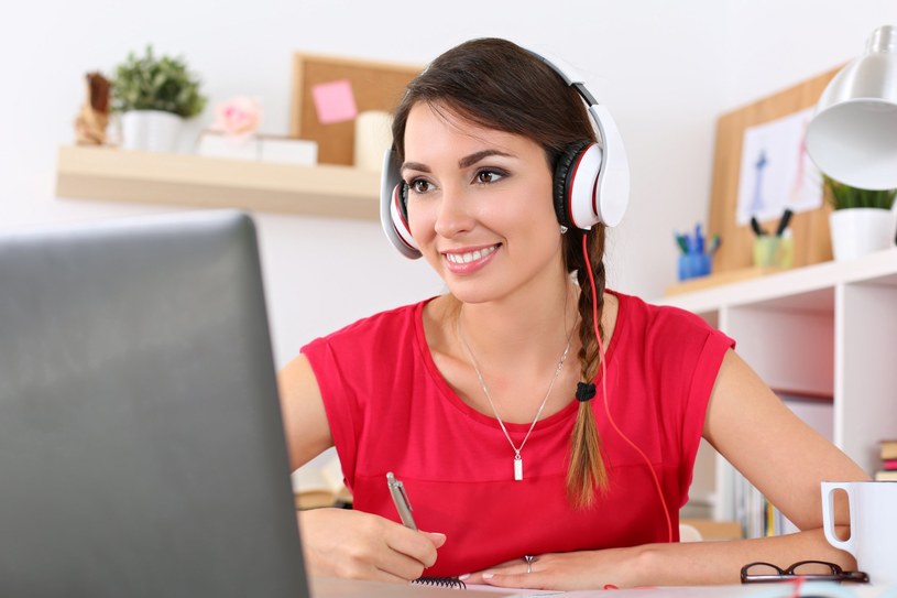 Trudny dzień w pracy? Ta muzyka pomoże ci się skupić