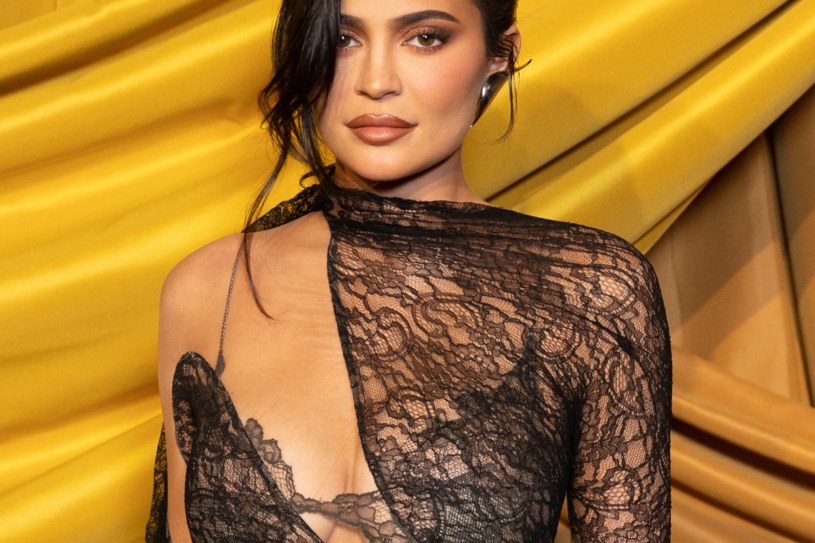 Kylie Jenner kusi w skąpej sukience. Fani oniemieli