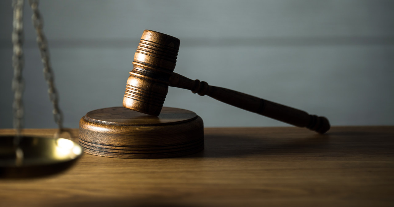 Przemycali amfetaminę w butelkach po śliwowicy. Zostali skazani