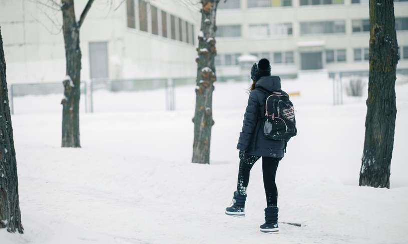 Minimalna temperatura w szkole a nauka zdalna. Stacjonarne zajęcia będą odwołane?
