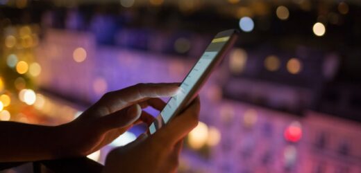 Tajemniczy numer nęka Polaków. Uważaj na te SMS-y!