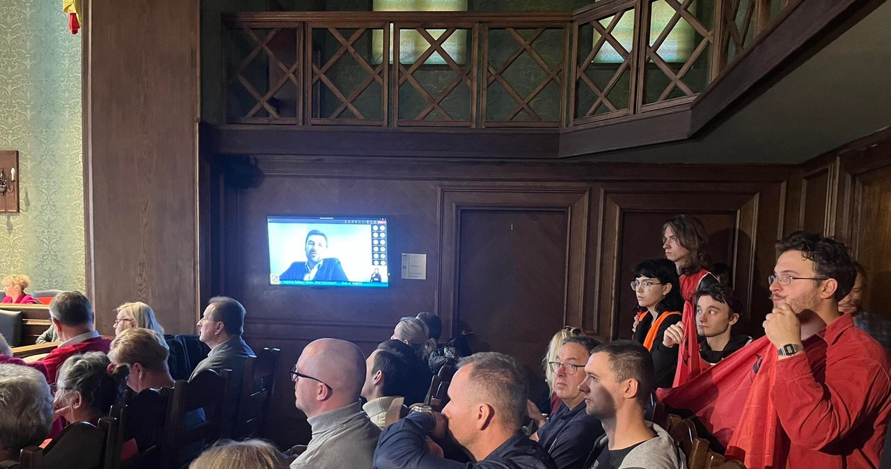 Pracownicy DPS-ów chcą podwyżek. Weszli na sesję Rady Miejskiej