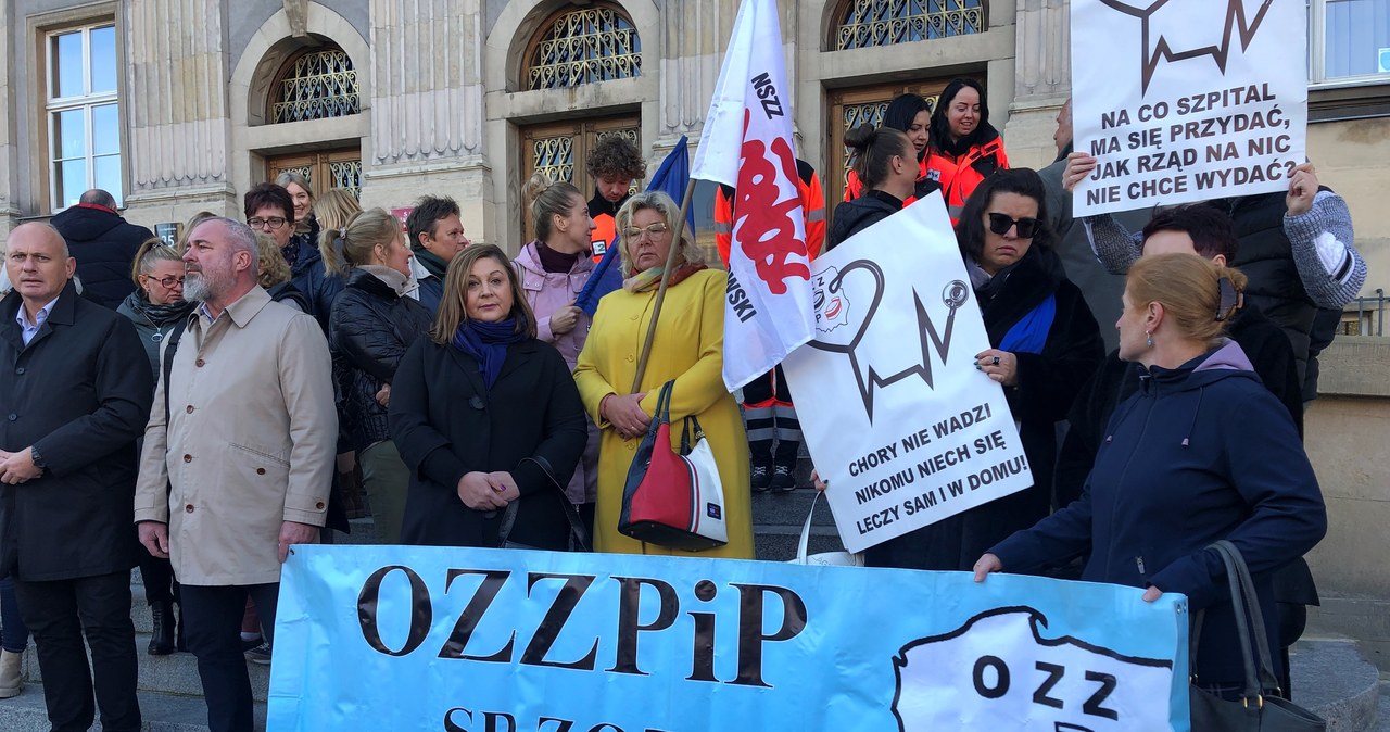 „Mamy pieniądze na miesiąc funkcjonowania”. Szpitale powiatowe apelują o pomoc