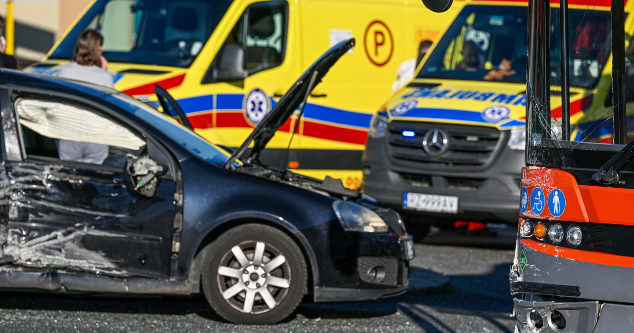 Osobówką wjechał w autobus w Rzeszowie. Był kompletnie pijany