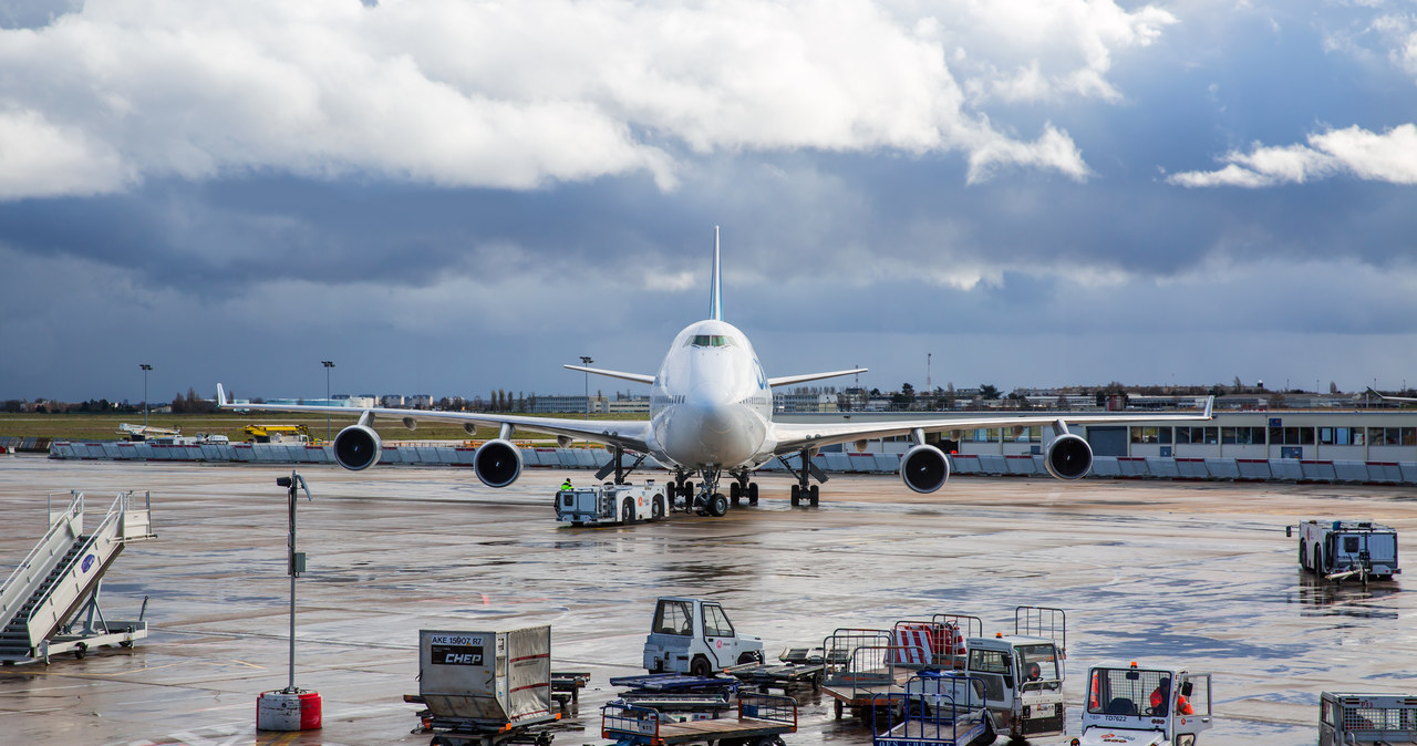 Samolot wypadł z pasa podczas lądowania. Na pokładzie francuska minister