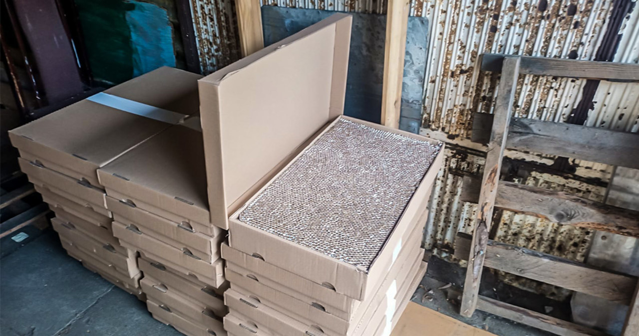 Podrabiane papierosy pakowali w pudełka do pakowania pizzy