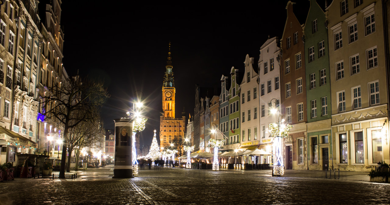 ​Wjechał samochodem na ulicę Długą. Biegli: był niepoczytalny