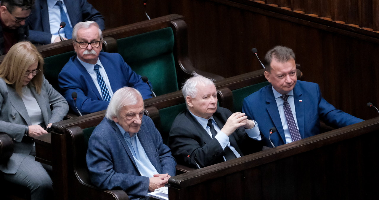 Sondaż: Polacy nie lubią słuchać ani Donalda Tuska, ani Jarosława Kaczyńskiego