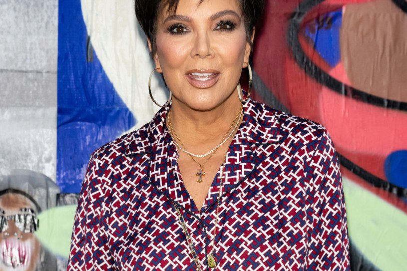 Kris Jenner na zdjęciu z córkami. Opis pod postem zaskoczył internautów