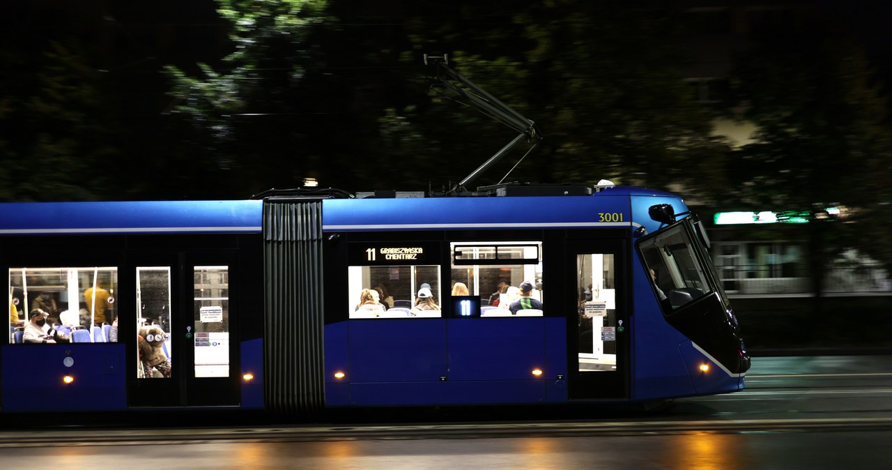 Do gdańskich nekropolii najlepiej dojechać komunikacją miejską