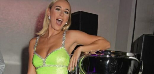Millie Court kusi ciałem na ekskluzywnym jachcie! Ale zdjęcia