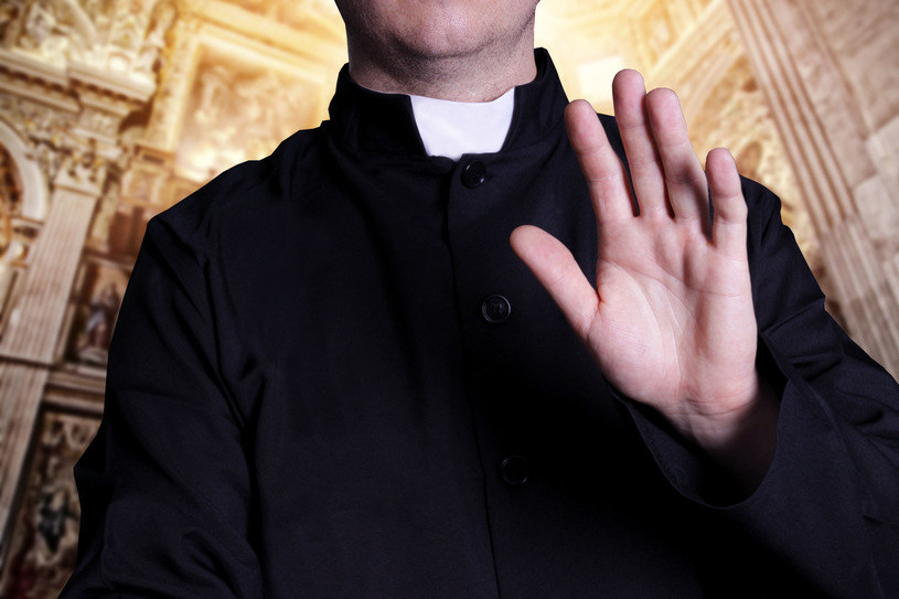 Intymne pytania do narzeczonych. Duchowni mają w tym jeden cel