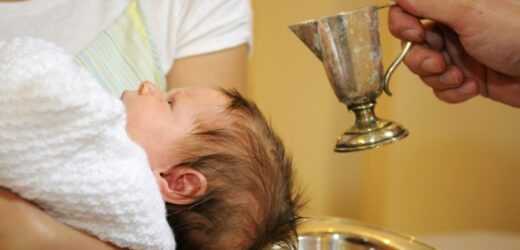 Dlaczego dzieciom nadaje się dwa imiona? Kryje się za tym upiorna historia