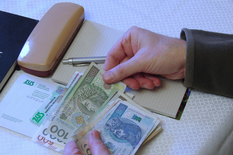 ZUS wypłaci ekwiwalent wraz z emeryturą. Sprawdź, czy dostaniesz przelew