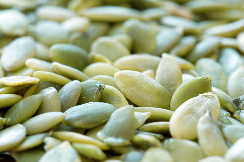 Posprzątają w twoich jelitach. Chrup garść tych ziarenek codziennie