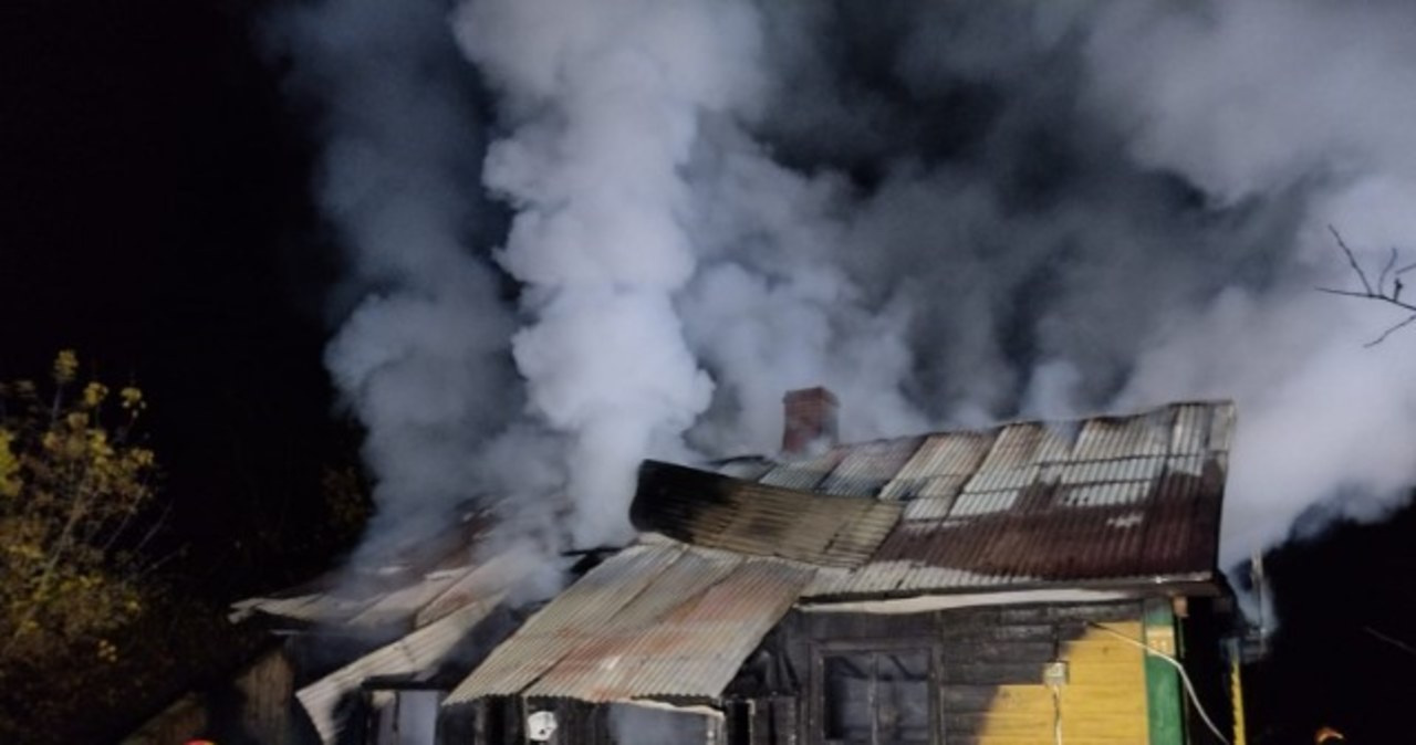 Pożar domu w Świętokrzyskiem. Jedna osoba nie żyje