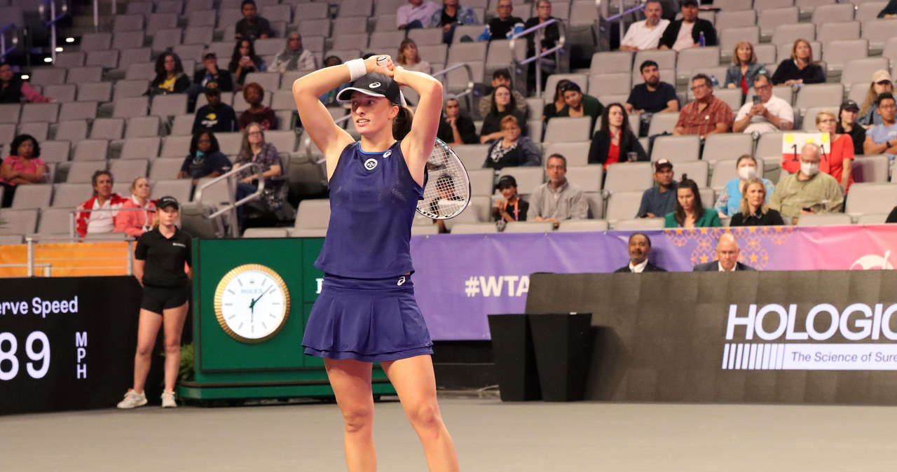 Iga Świątek o WTA Finals: Polacy próbują zapełnić puste trybuny