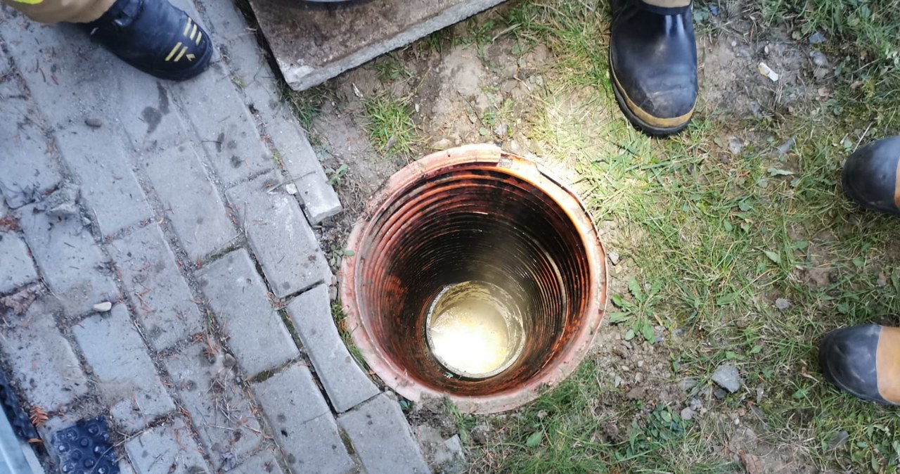 „Nie bój się, ciocia już idzie”. Policjantka o uratowaniu 3-latka ze studzienki