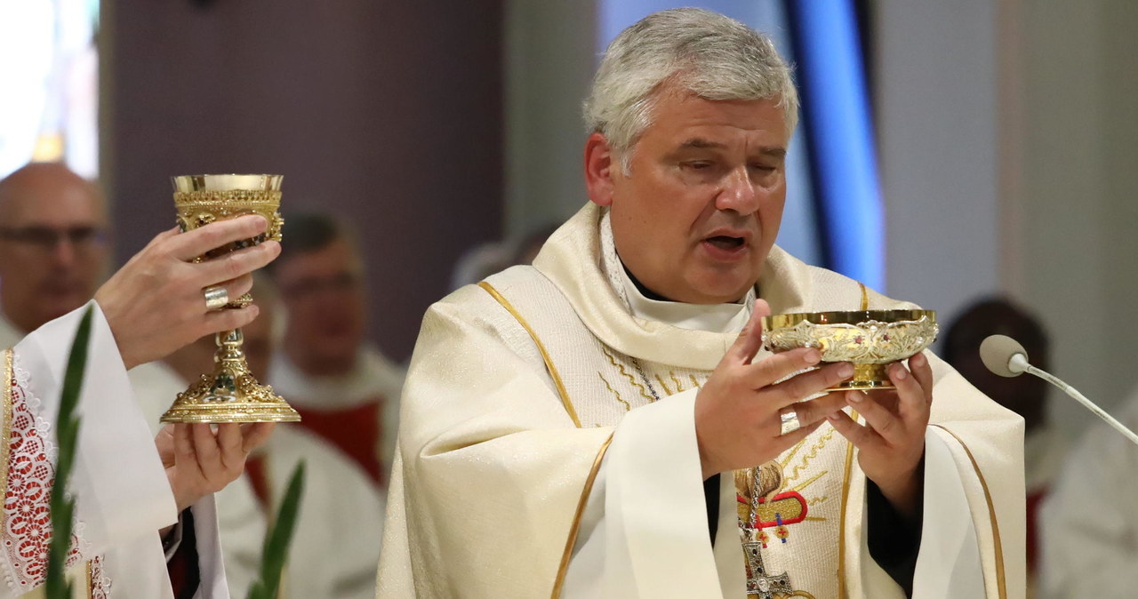 Polak następcą Franciszka? Włoskie media nazywają go „Robin Hoodem papieża”