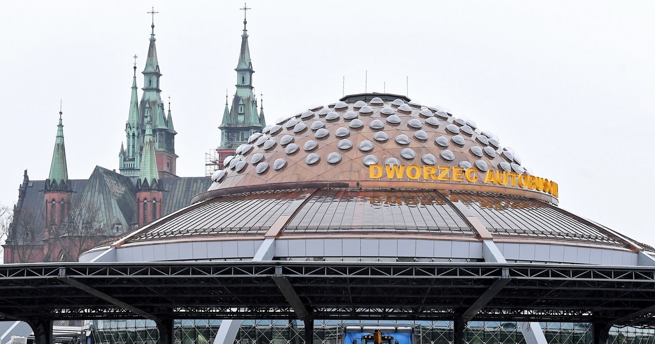 Bójka na dworcu w Kielcach. Pobili się kierowcy busów