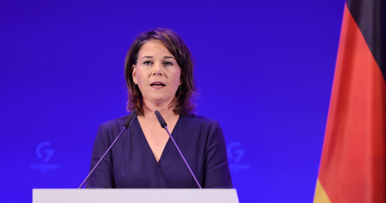 Niemcy usunęli krzyż z sali przed obradami G7. Szefowa MSZ żałuje