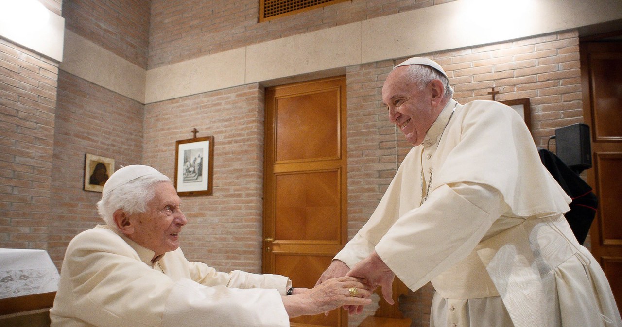 Nowe zdjęcie Benedykta XVI. Opublikowała je fundacja Josepha Ratzingera