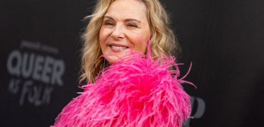 66-lenia Kim Cattrall zachwyca. Patrzcie na te nogi!