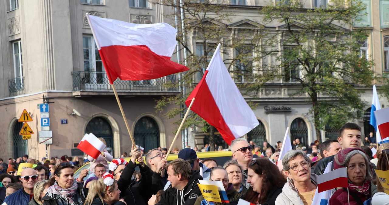 VI Ogólnopolskie Śpiewanie Biało-Czerwonych Przebojów. Przeżyjmy to jeszcze raz!