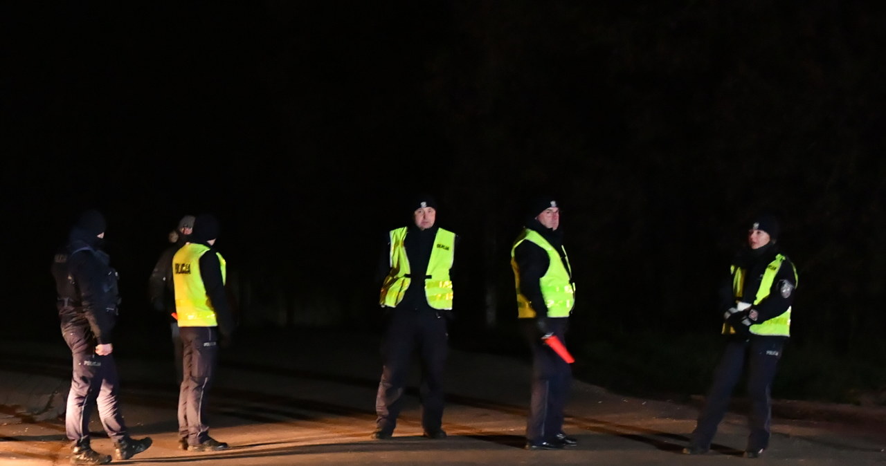 Przewodów: Służby dalej pracują na miejscu