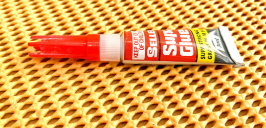 Jak usunąć super glue z palców? Skuteczne sposoby!