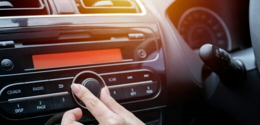 Podwyżka abonamentu za radio w aucie. Kar dla niepłacących też!