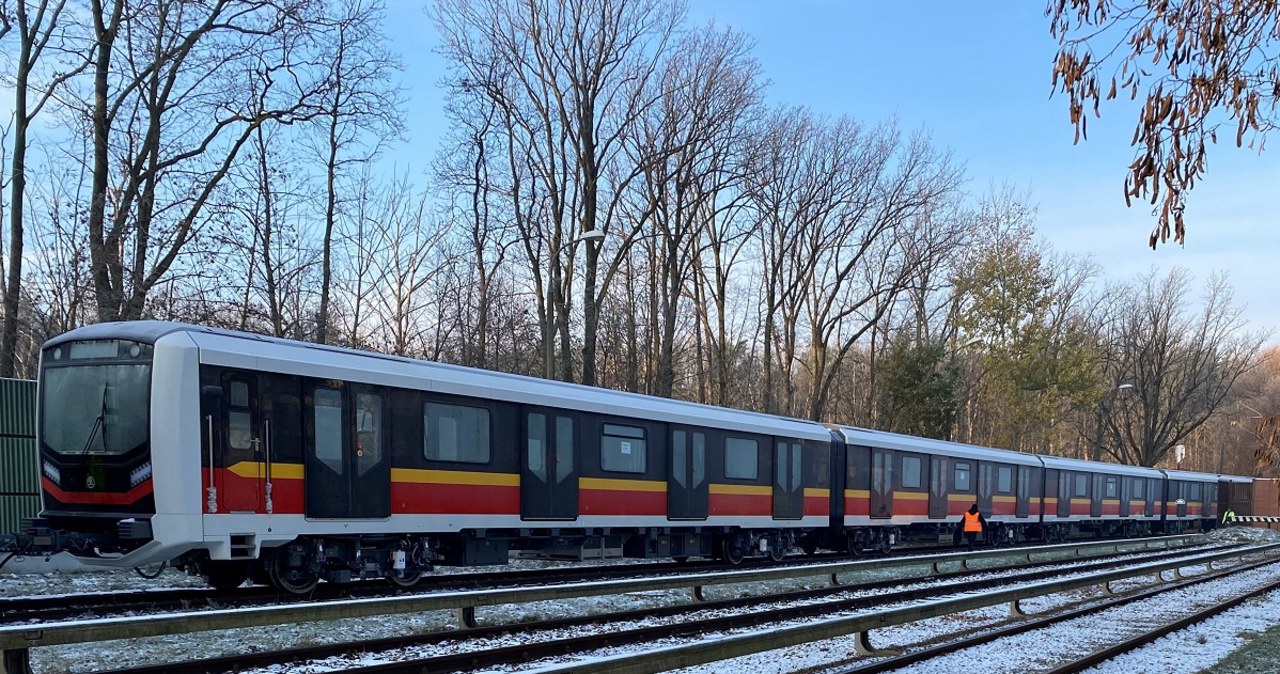 Kolejne nowe składy metra w Warszawie
