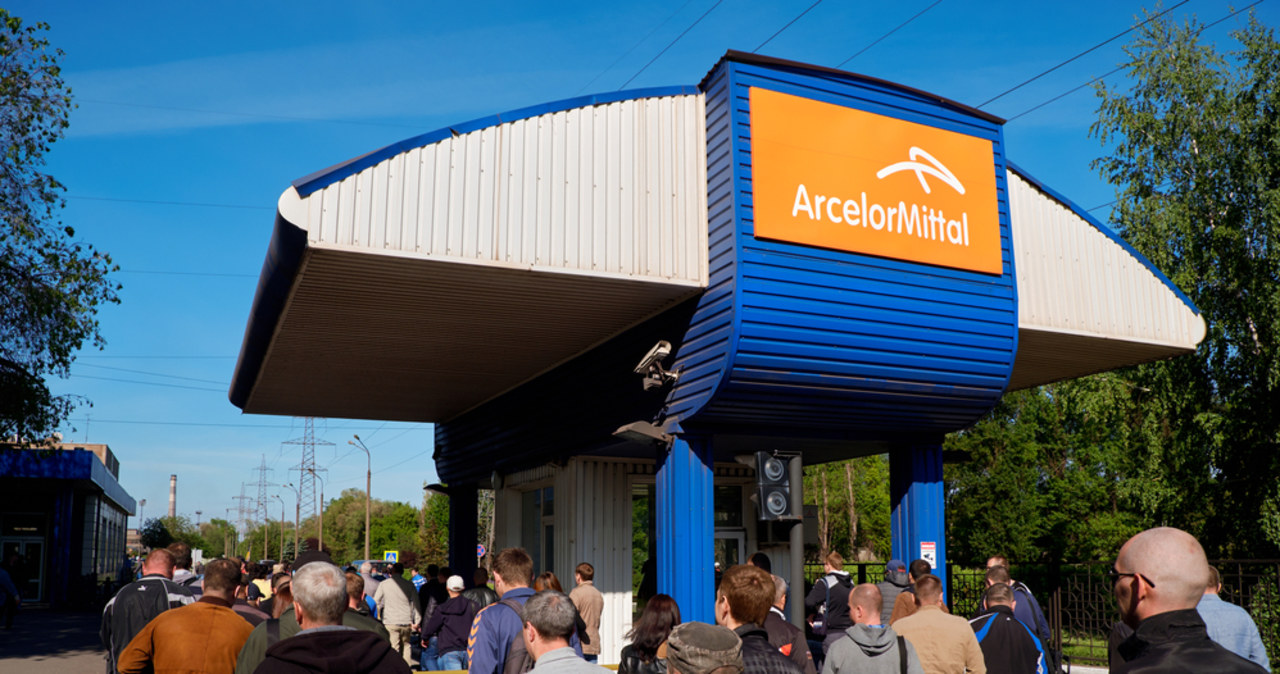 Ukraina: Huta Accelor Mittal wstrzymała produkcję z powodu ograniczeń prądu