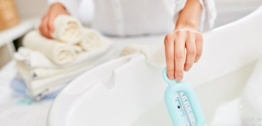 Mama Ginekolog wstawiła zdjęcie z synami w wannie. W komentarzach gorąca dyskusja