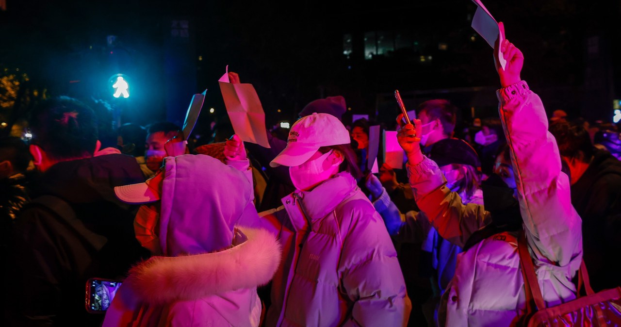 Protesty nie rozluźnią polityki „zero covid” w Chinach. „Rządy autorytarne nie mogą się cofać”